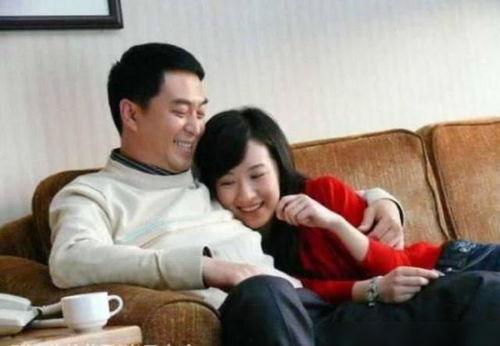 张嘉译老婆背景很大,权势显赫背后的神秘人生
